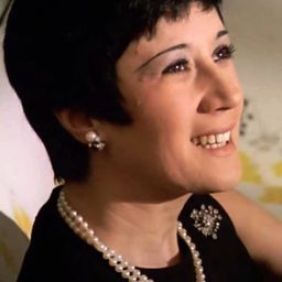 Rossana Canghiari 飾演 Train Passenger (uncredited)