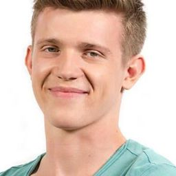 Lennart Betzgen 飾演 Daniel