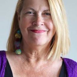 Amparo Climent 飾演 Belén