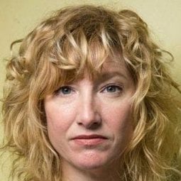 Jackie Torrens - 不思議先生演員 飾演Linda