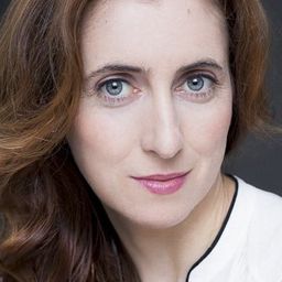 Carmela Lloret 飾演 Catalina