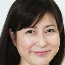 岡江久美子 飾演 