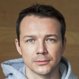 Leslaw Zurek 飾演 Paul