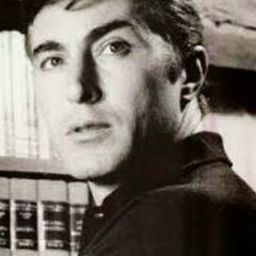 Guillermo Murray 飾演 Miguel