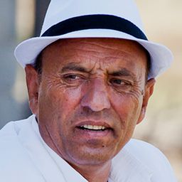 Ciguli 飾演 Lastik Tamircisi