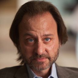 費雪·史帝夫 飾演 James 'Ratbag' Kroycek