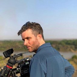 Alex Parkinson 飾演 Self