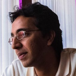 拉維·L·巴爾瓦尼 - 27 Steps of May導演