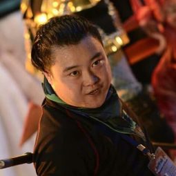 秦鵬飛 飾演 Skye