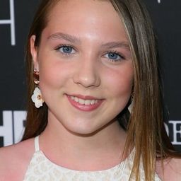 伊莎貝爾·尼利斯 飾演 Lilly Desange