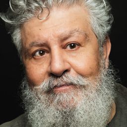 Lello Arena 飾演 Preside Arturo Moscariello