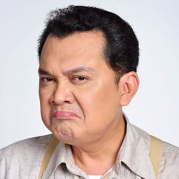 胡鐘 飾演 Ba của Kiên