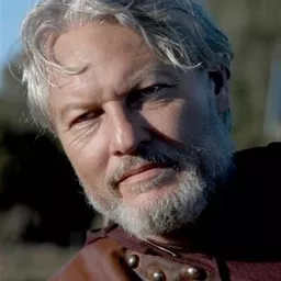 Guglielmo Aru 飾演 Gynecologist