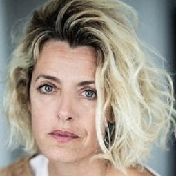 Aurélie Boquien - 英雄的歸來演員 飾演Madame Dunoyer