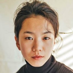 李雪 飾演 Detective Min