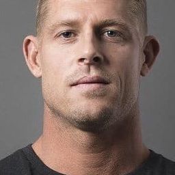 Mick Fanning 飾演 Self