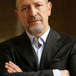 Roberto Sbaratto 飾演 Pietro Balossino