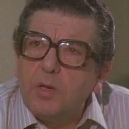 Josep Maria Angelat 飾演 Nils