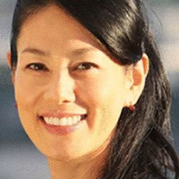 相築あきこ 飾演 Naomi