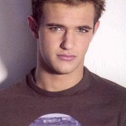 Andrew St. John 飾演 Billy Price