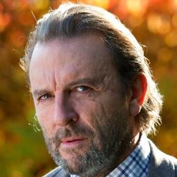 Fintan McKeown - The Nightwatch演員 飾演Ranger O'Byrne