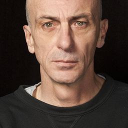 Malin Krastev 飾演 Nadezhdev