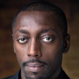 Kevin Layne 飾演 Barkhad