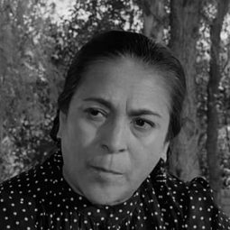 Inés Murillo - 被遺忘的人演員 飾演Neighbor (uncredited)