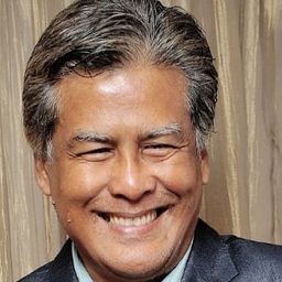 Jalaluddin Hassan 飾演 