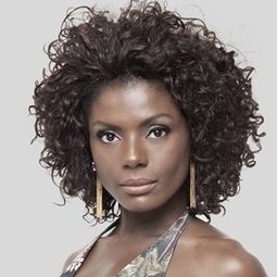 Adriana Alves - 甲殼蟲演員 飾演Oxum