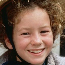 Noley Thornton 飾演 Joanne Hunter