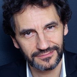 Michel Scotto di Carlo 飾演 Fabrice