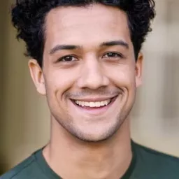 洛汗·璜·巴拉尼 飾演 Benjamin