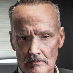 麥可·波溫 - The Ryan White Story演員 飾演Harley