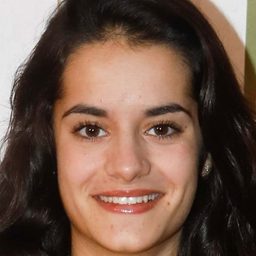 露易森·布利維 飾演 Shana