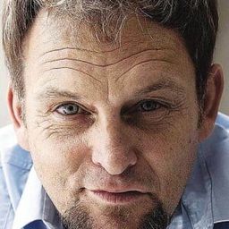 史蒂夫·霍夫邁爾 飾演 Eddie Elektriek