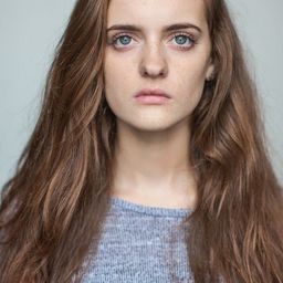 Tasha Connor 飾演 Sally