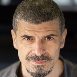 弗朗切斯科·維拉諾 飾演 Rudi Crisarà