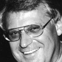 Dieter Geissler 飾演 Nils Janssen