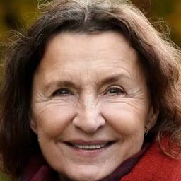 Karen-Lise Mynster 飾演 Bodil