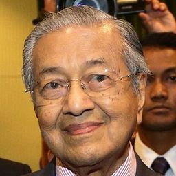 Mahathir Mohamad 飾演 Himself
