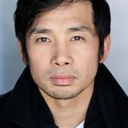 Scott Ly 飾演 Sinh Thach