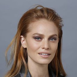 Yaara Benbenishty 飾演 Fannia