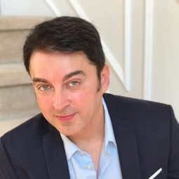 裘蓋爾·漢斯拉吉 飾演 Mohit Sachdev