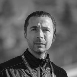 Nicolas Todt 飾演 Self