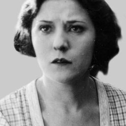 Lillian West 飾演 Arlette