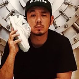 Suranan Chumtaratorn 飾演 Somlim