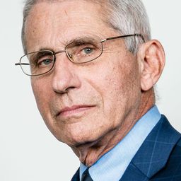 Anthony Fauci 飾演 