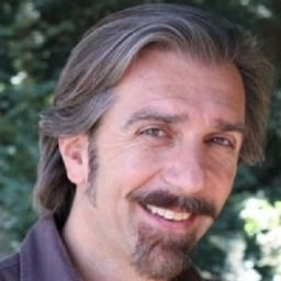 Francesco Ciampi 飾演 Francesco