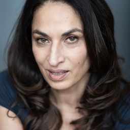 Jale Arikan 飾演 Aliye